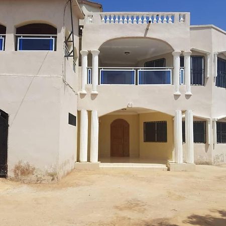 Touray Guest House Old Yundum المظهر الخارجي الصورة