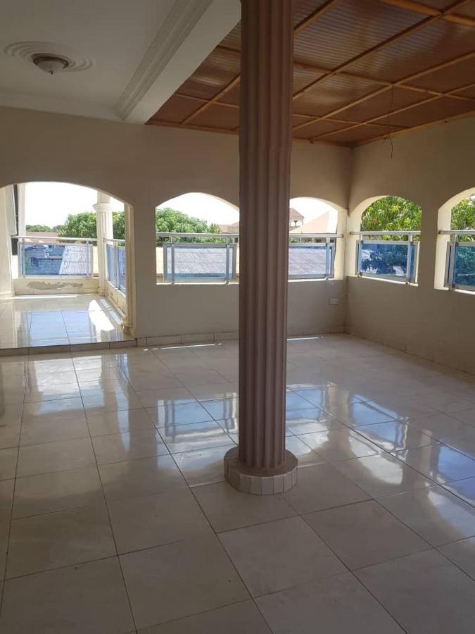 Touray Guest House Old Yundum المظهر الخارجي الصورة