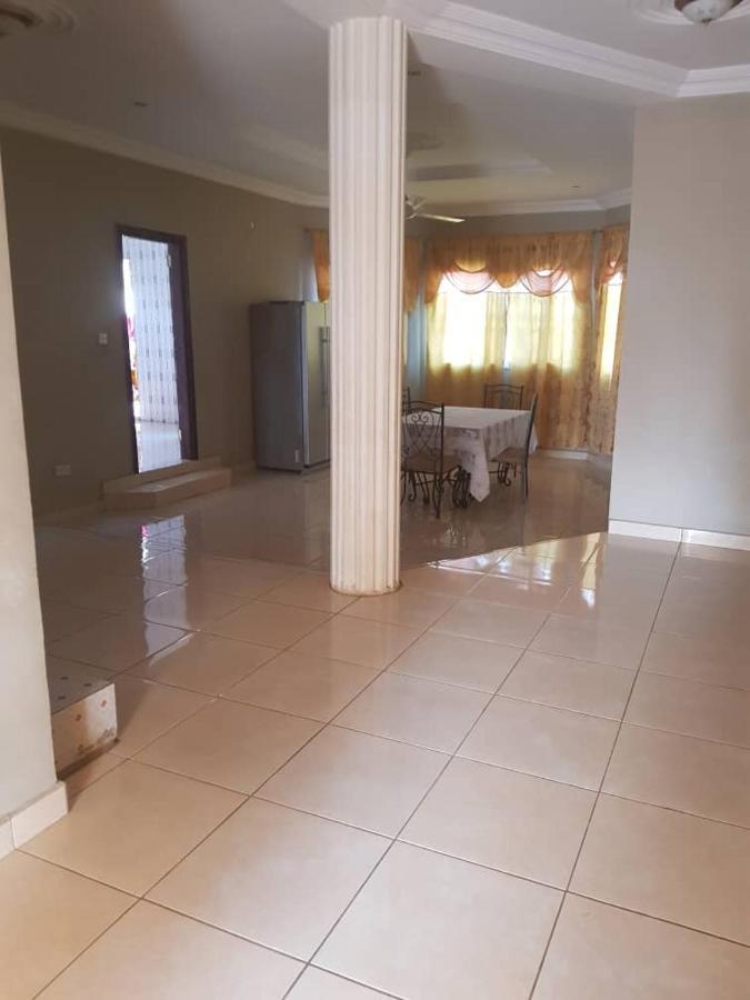 Touray Guest House Old Yundum المظهر الخارجي الصورة